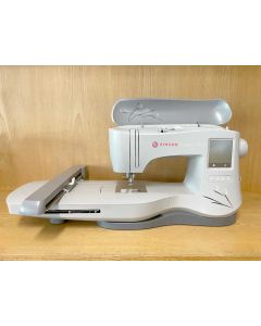 Macchina ricamatrice Singer Quantum Stylist EM 200 con Telaio bordi infiniti - USATA DA ESPSOSIZIONE SENZA IMBALLO ORIGINALE 