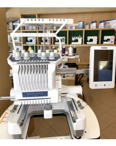 Macchina ricamatrice professionale a 10 aghi Brother PR 1055X - NUOVA DA ESPOSIZIONE