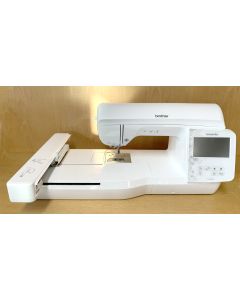 Macchina ricamatrice Brother Innov-is NV880E - UTILIZZATA PER DIMOSTRAZIONI
